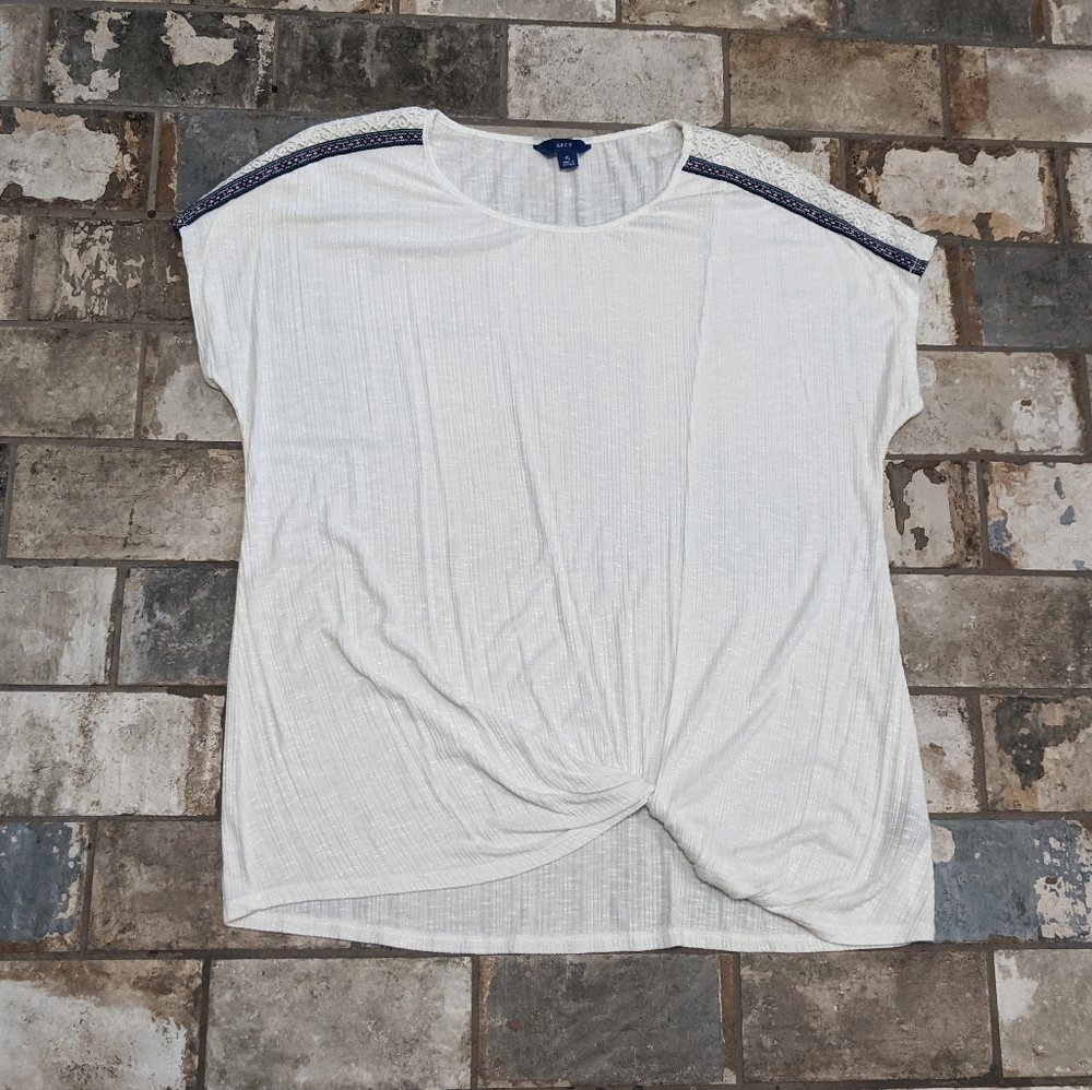 Apt. 9 XL White Twist Front Short Sleeve Top with Shoulder Detail